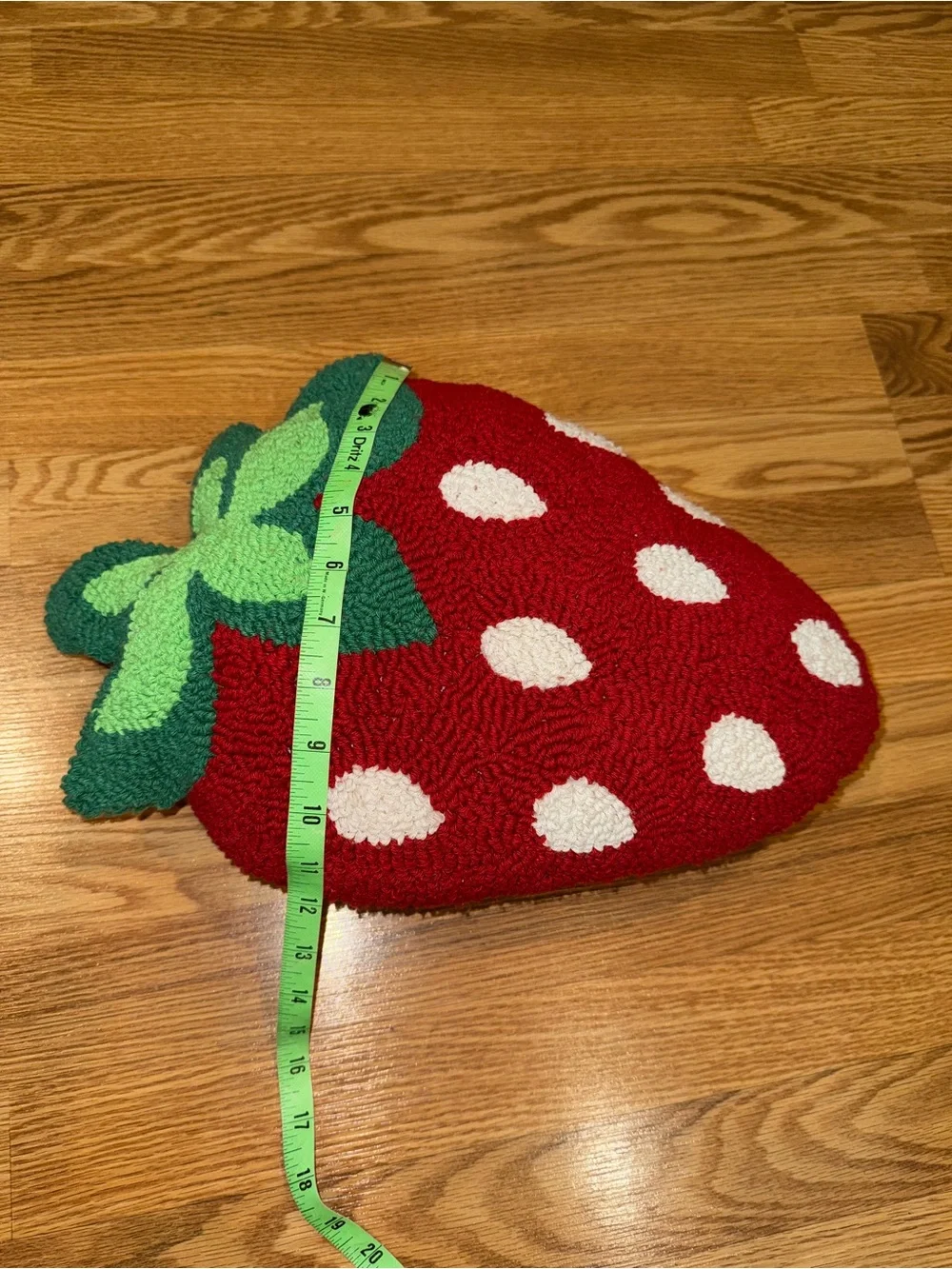 Hooked Strawberry Pillow‎